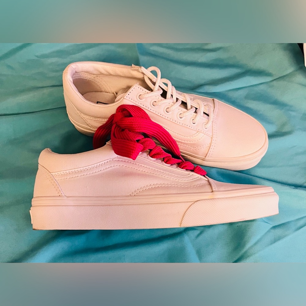 Vans Old Skool Women’s Low-Top crisp White Sneakers with Hot Pink Laces, worn 1x